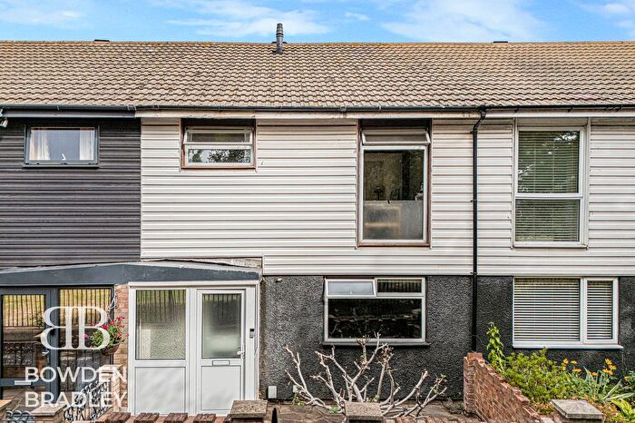 3 Bedroom Terraced House For Sale In Aileen Walk, Stratford, E15