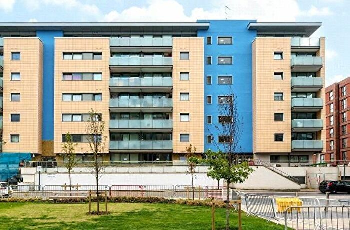 2 Bedroom Flat For Sale In Fathom Court, Basin Approach, Gallions Reach, London, E16