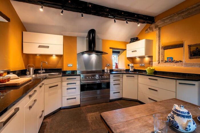 5 Bedroom House For Sale In Main Road, Cutthorpe, Chesterfield, S42