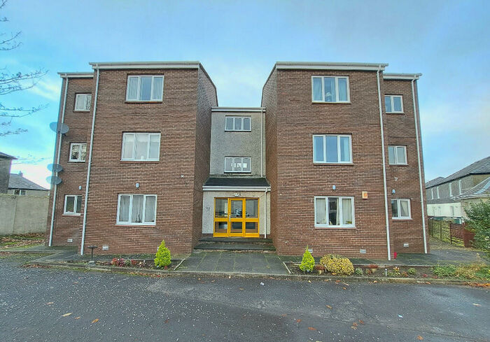 2 Bedroom Flat To Rent In Lochside Court, Ayr, KA8