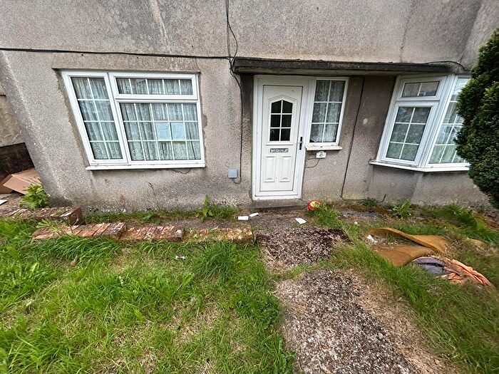 2 Bedroom Flat For Sale In Lime Grove, Neath, SA11