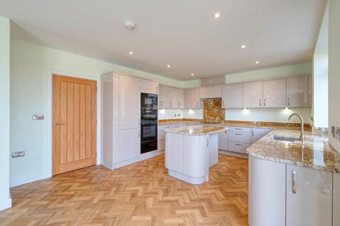 2 Bedroom Flat For Sale In Droitwich Road, Bradley Green, B96