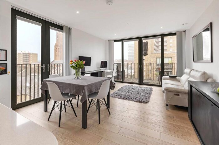 2 Bedroom Flat For Sale In Cobalt Place, London, SW11