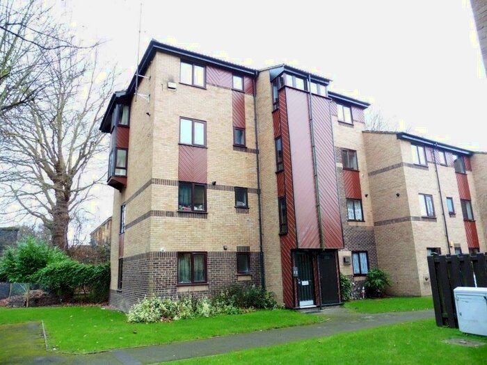 1 Bedroom Apartment To Rent In St Pauls Court, Reading, RG1