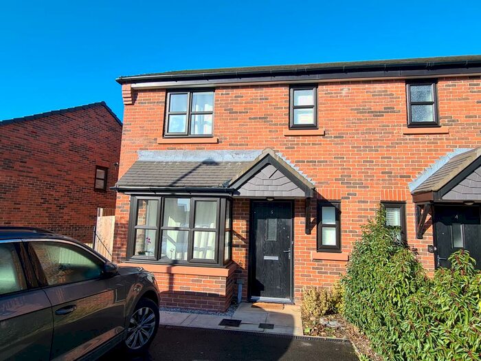 3 Bedroom House To Rent In Green Croft Close, Atherton, M46