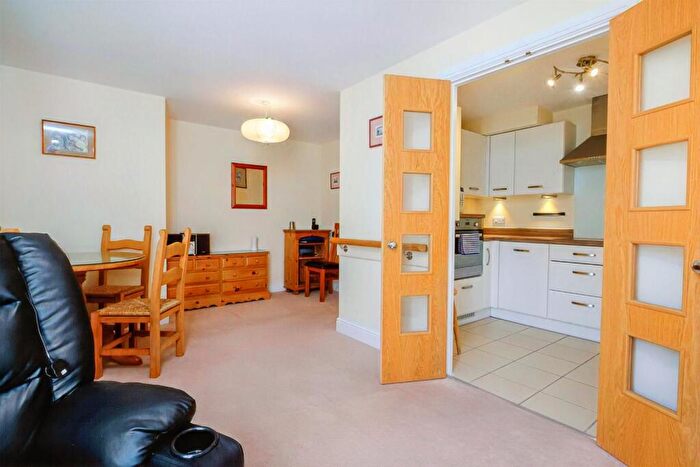 1 Bedroom Apartment For Sale In Wardington Court, Welford Road, Northampton, Northamptonshire, NN2
