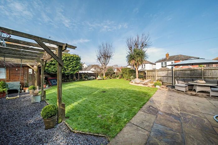 4 Bedroom Detached House For Sale In St. Leonards Avenue, Hayling Island, PO11