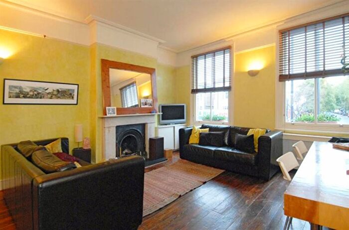 4 Bedroom Flat To Rent In Uxbridge Road, London, W12