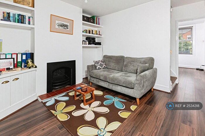 2 Bedroom Terraced House To Rent In York Road, Reading, RG1