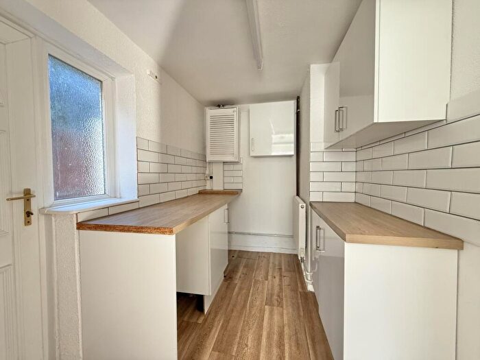 3 Bedroom End Of Terrace House For Sale In Higher Barley Mount, Exeter, EX4
