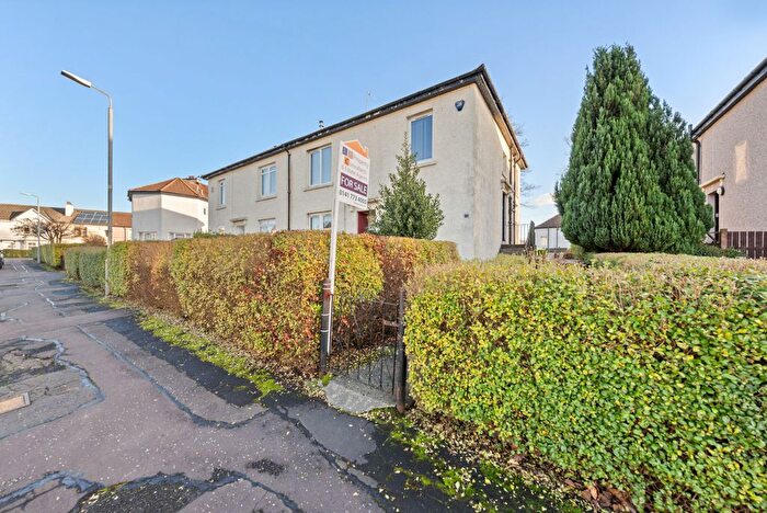 2 Bedroom Flat For Sale In Waldemar Road, G13