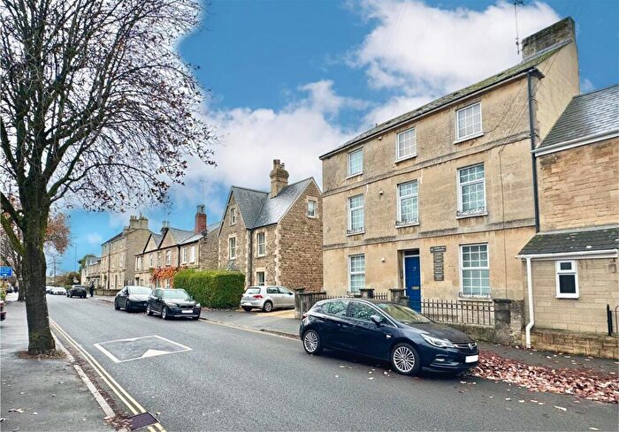1 Bedroom Flat For Sale In Central Cirencester, GL7