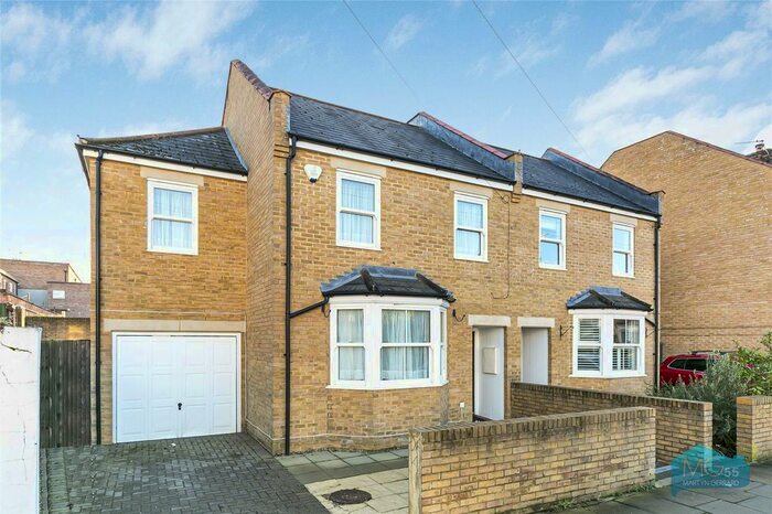 4 Bedroom End Of Terrace House To Rent In Bell Road, Enfield, Hertfordshire, EN1