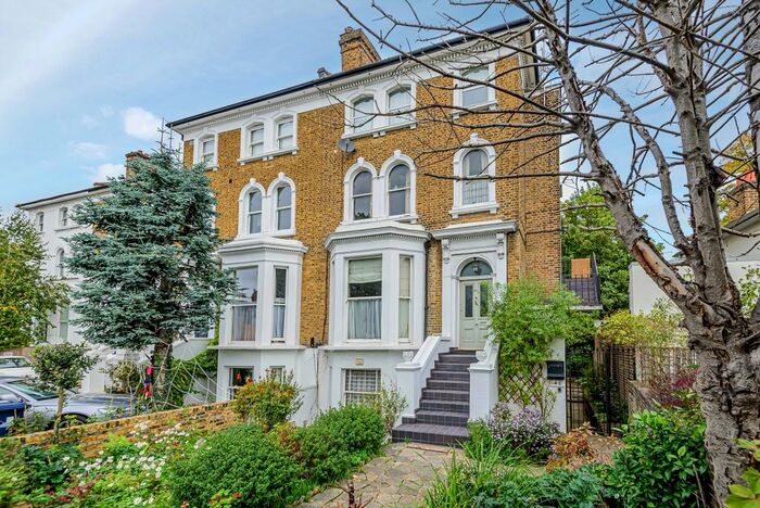 2 Bedroom Flat To Rent In Castlebar Road, London, W5