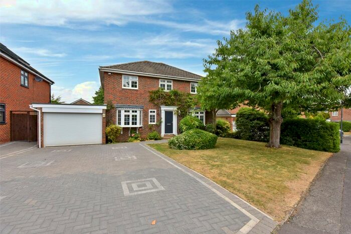5 Bedroom Detached House To Rent In Illingworth, Windsor, Berkshire, SL4