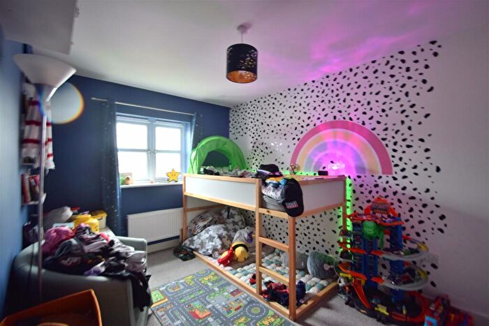 3 Bedroom Terraced House For Sale In Fauld Drive, Kingsway, GL2