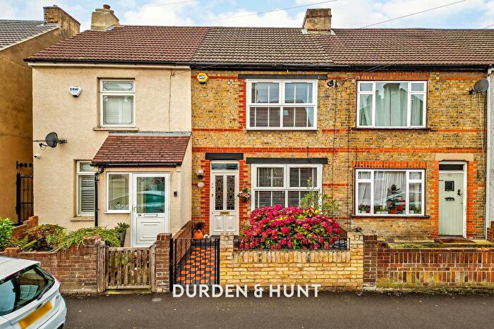 2 Bedroom Terraced House For Sale In Cowper Road, Rainham, RM13