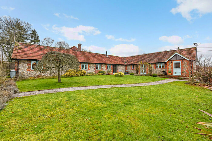 3 Bedroom Equestrian Facility For Sale In Willis Lane, Four Marks, Hampshire, GU34