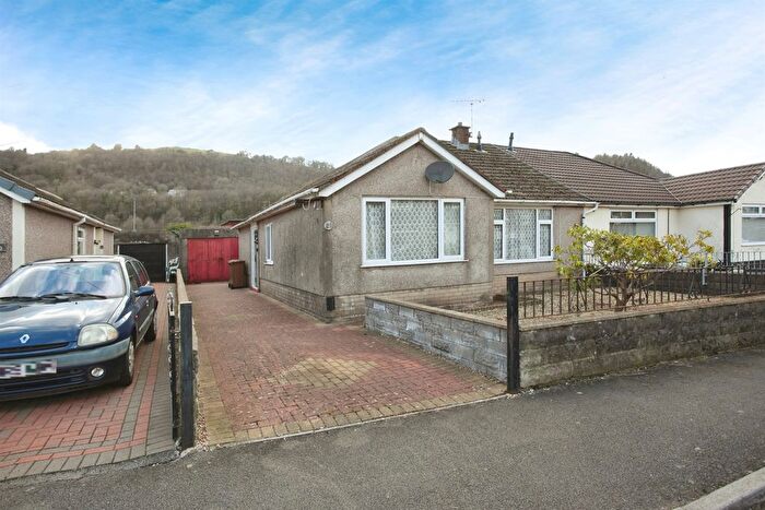 3 Bedroom Semi-Detached Bungalow For Sale In Glyn Bedw, Llanbradach, Caerphilly, CF83