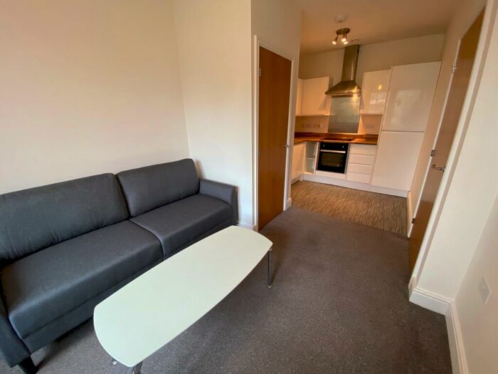 1 Bedroom Flat To Rent In Farnsby Street, Town Centre, Swindon, SN1