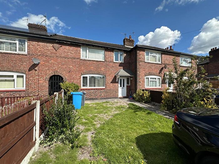 3 Bedroom Semi-Detached House For Sale In Firethorn Avenue, Manchester, M19