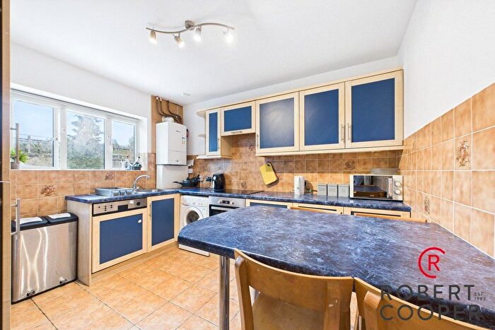 2 Bedroom Flat For Sale In Great Central Avenue, Ruislip, HA4