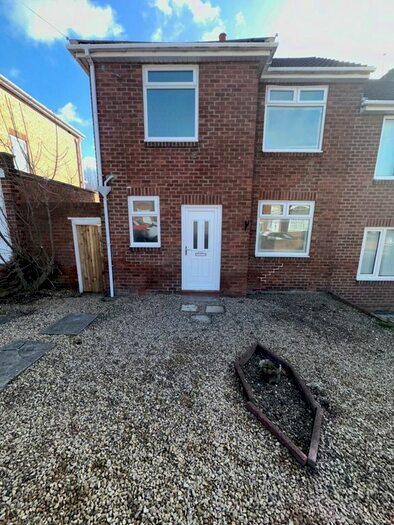 2 Bedroom Town House To Rent In Hillside Ave, Newcastle, NE15