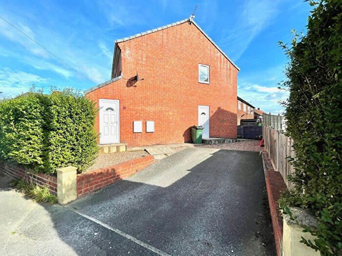 2 Bedroom Flat To Rent In Wakefield, WF1