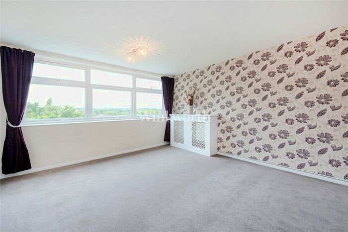 2 Bedroom Flat To Rent In Magnolia Court, Nether Street, London, N3