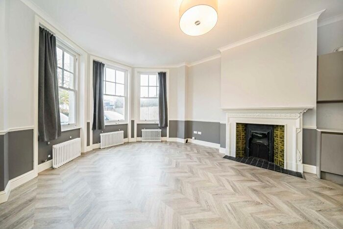 3 Bedroom Flat To Rent In Alexandra Park Road, London, N10