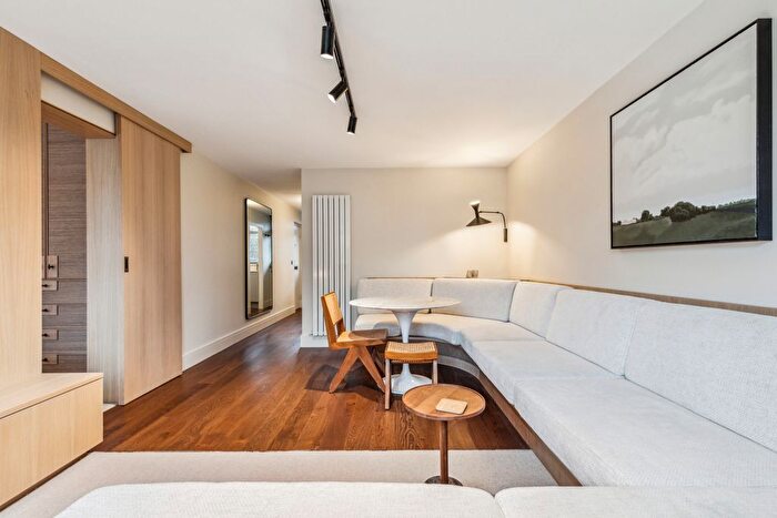 1 Bedroom Flat To Rent In South Court, Kersfield Road, SW15
