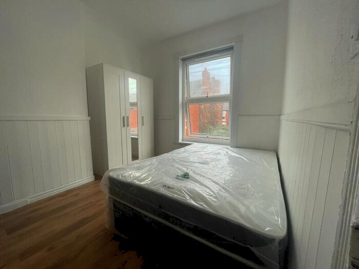 1 Bedroom Terraced House To Rent In Kelsall Avenue, Hyde Park, Leeds, LS6