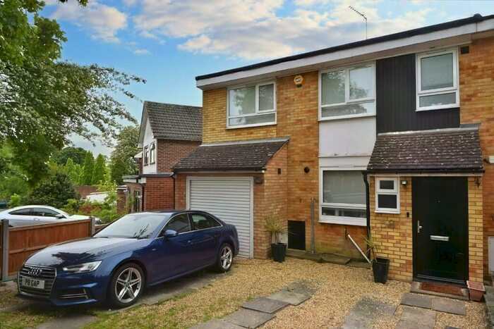 3 Bedroom Semi-Detached House To Rent In Woodside Lane, Woodside Park, London, N12