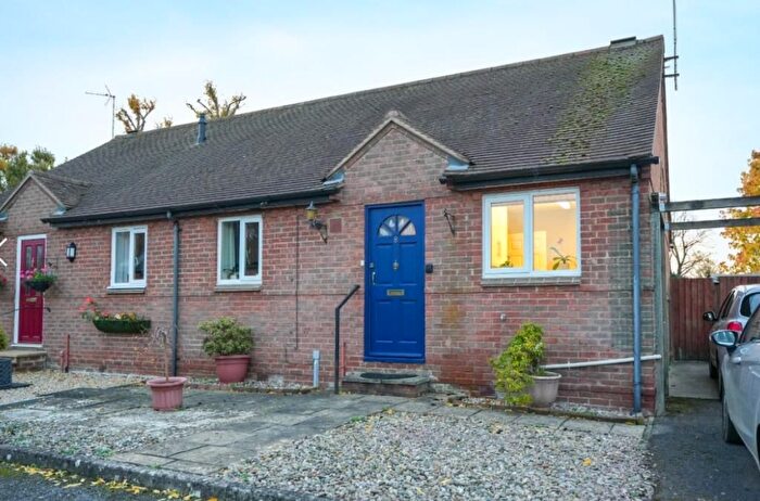 2 Bedroom Bungalow For Sale In Abingdon, Oxfordshire, OX14