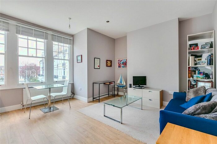 1 Bedroom Flat To Rent In Marjorie Grove, Clapham Common, SW11