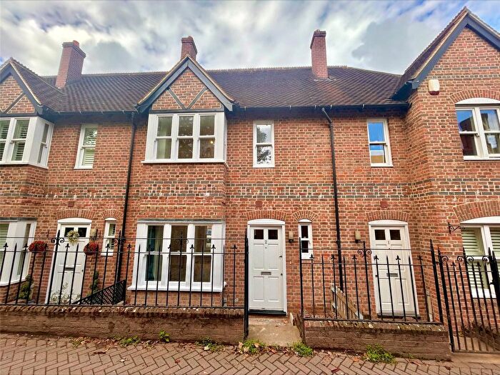 2 Bedroom Terraced House To Rent In Kelsey Lane, Beckenham, BR3