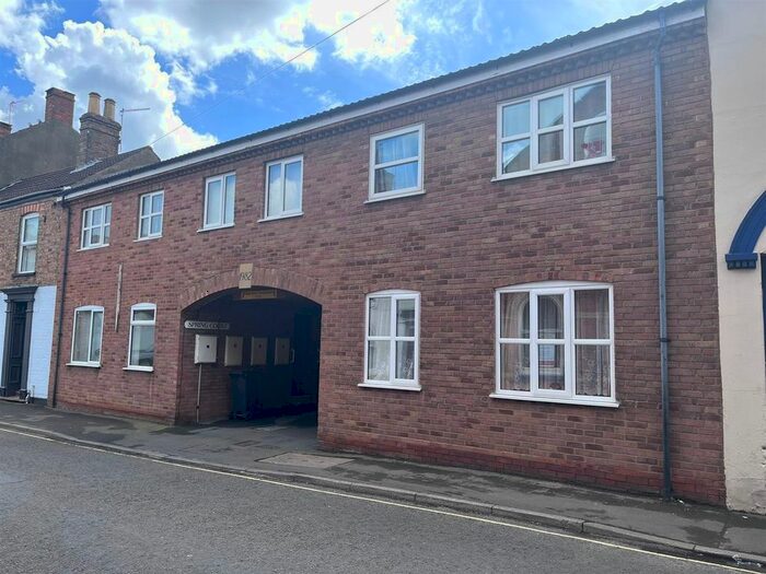 2 Bedroom Flat To Rent In Spring Court, Louth, LN11