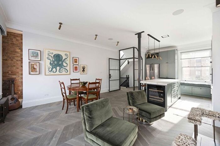 3 Bedroom Maisonette For Sale In Barcombe Avenue, Streatham Hill, SW2