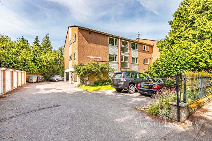 2 Bedroom Apartment For Sale In Bourne Pines, Dean Park Road, Bournemouth, Bournemouth Christchurch Poole, BH1