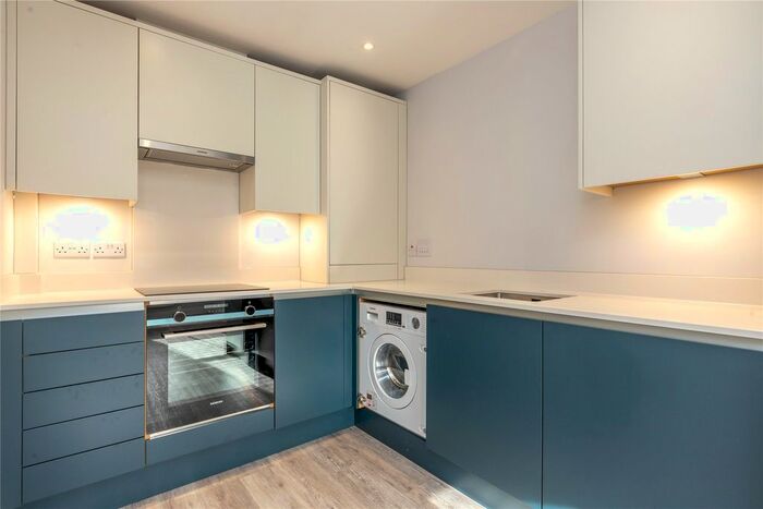 1 Bedroom Flat To Rent In West Street, Maidenhead, Berkshire, SL6