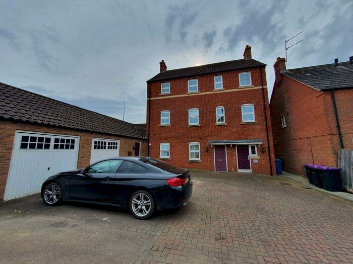 2 Bedroom Flat To Rent In Jessop Court, Kirton, PE20