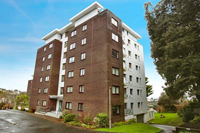 2 Bedroom Flat For Sale In Lower Warberry Road, Torquay, TQ1