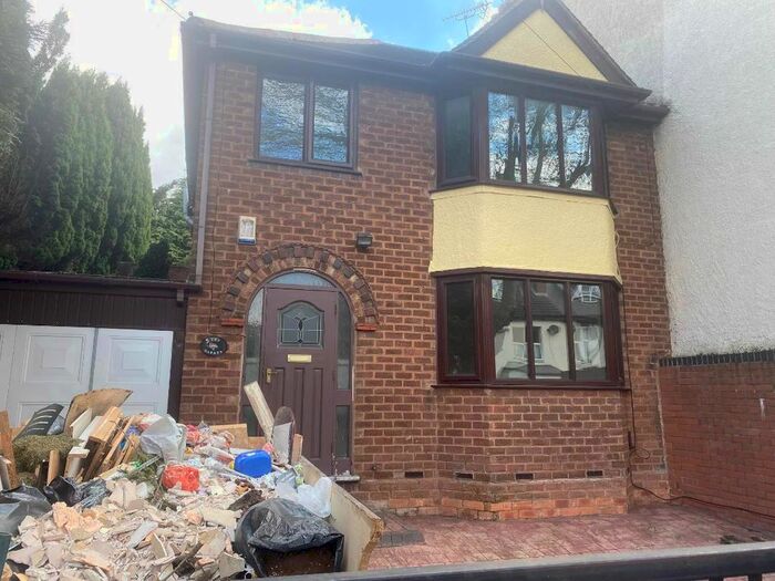 3 Bedroom Semi-Detached House To Rent In Lea Gardens, Wolverhampton, WV3