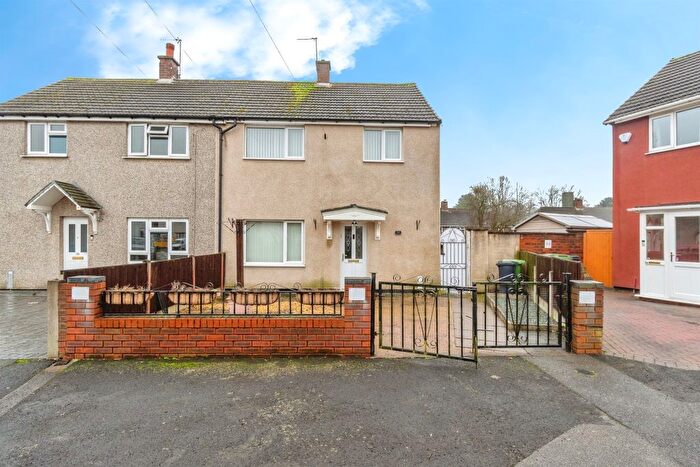 3 Bedroom Semi Detached House For Sale In Edinburgh Avenue, Walsall, WS2