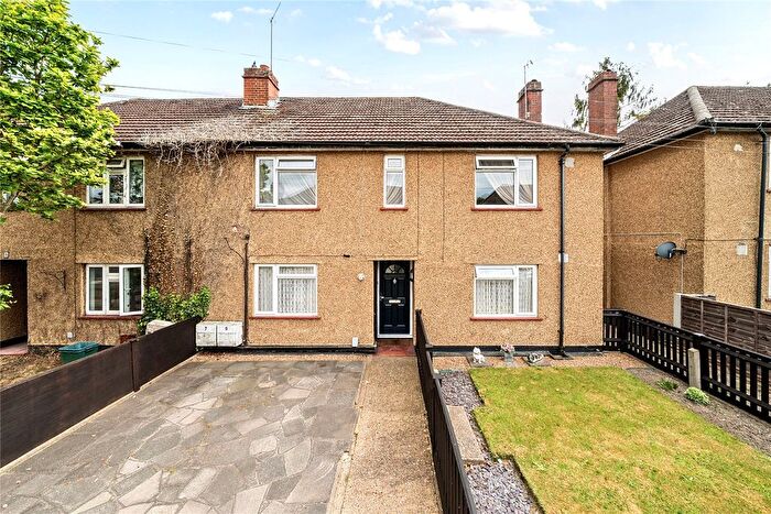 2 Bedroom Maisonette For Sale In Mosul Way, Bromley, BR2