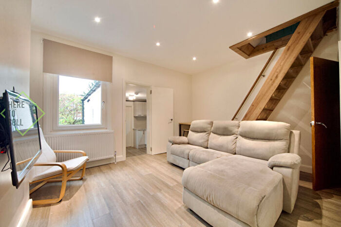 3 Bedroom Terraced House For Sale In Felixstowe Road, Edmonton, N9