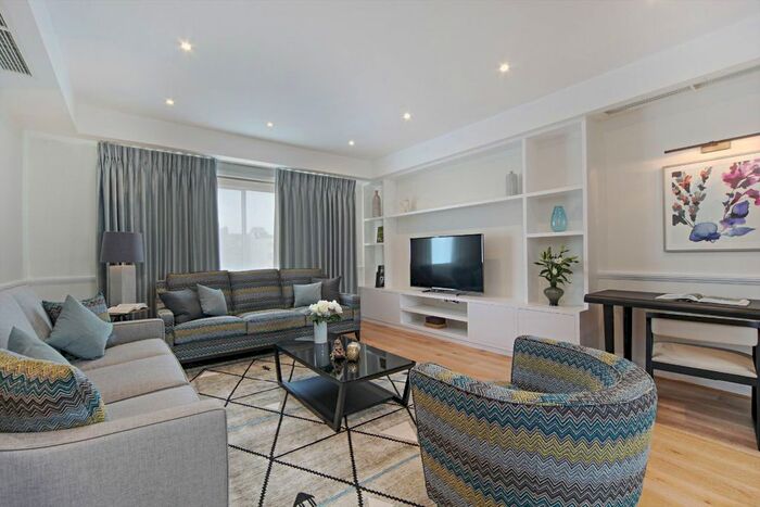 3 Bedroom Flat To Rent In Chesham Place, London, SW1X