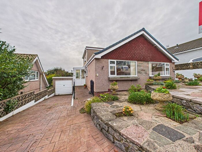 3 Bedroom Bungalow For Sale In Dolphin Court Road, Paignton, TQ3