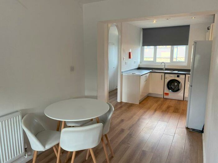 3 Bedroom Duplex To Rent In Jamaica Street, Stepney, E1