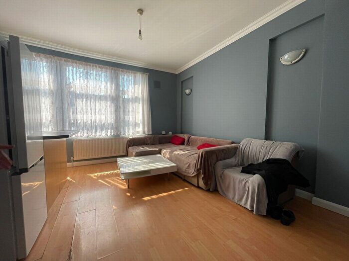 2 Bedroom Flat To Rent In Westbury Avenue, Turnpike Lane, N22